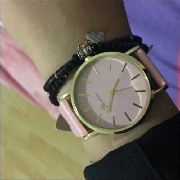 SOLD Geneva checkered strap watch - Picture 3 of 8